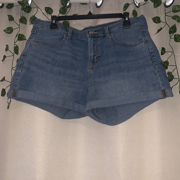 JEAN SHORTS - Picture 1 of 1